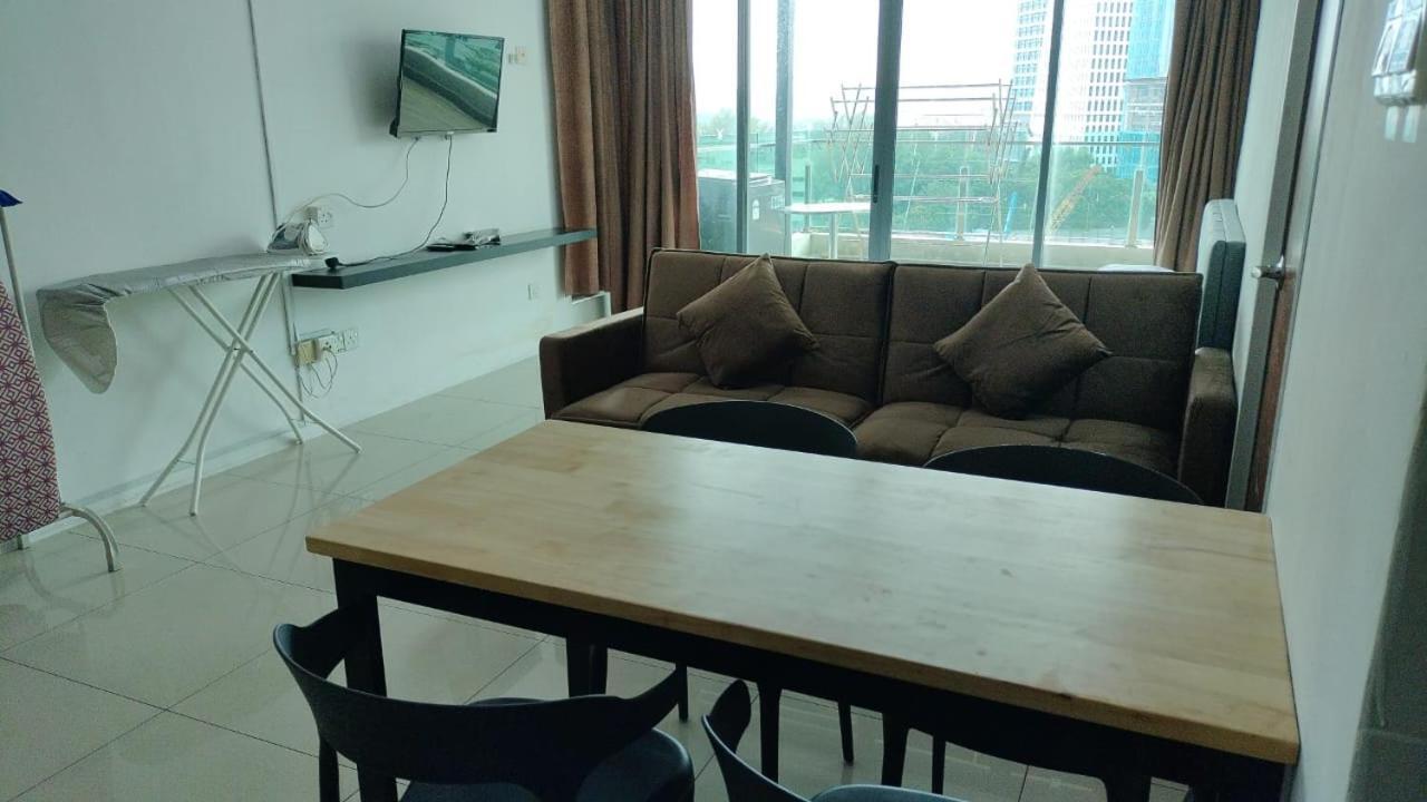 Vista Alam Serviced Apartment Near Idcc Sacc Pkns Uitm Msu Avisena شاه علام المظهر الخارجي الصورة